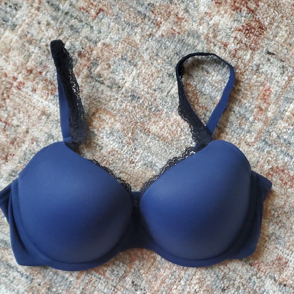 Soma Navy Bra with Black Lace Trim 36c